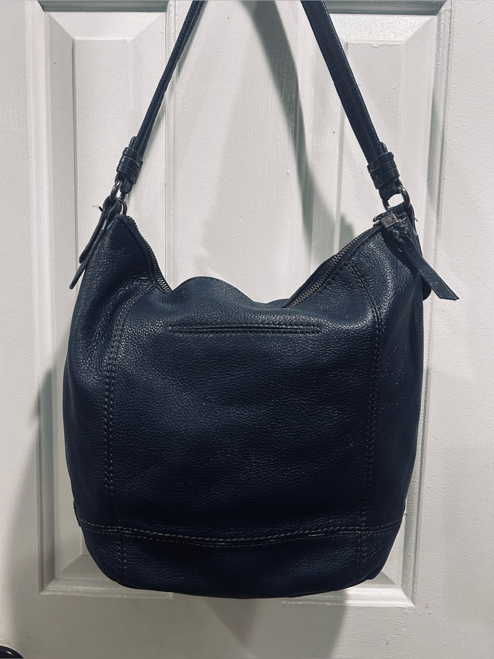 Classic Navy Leather Shoulder Bag - Timeless Everyday Carry